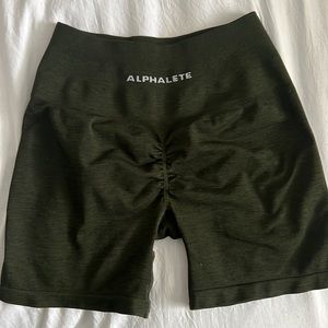 Alphalete amplify 4.5” seamless shorts.